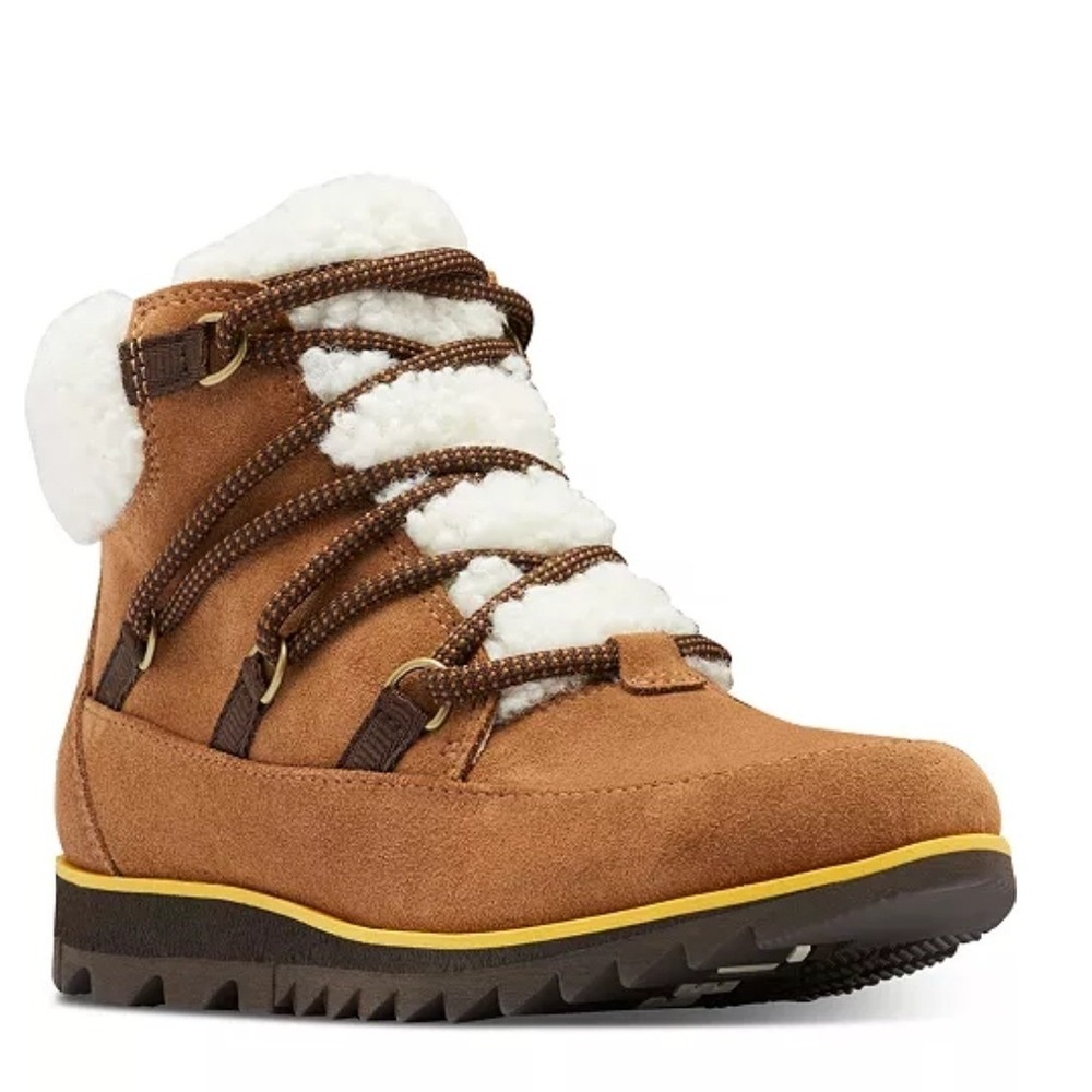 Sorel Women's Harlow Lace Cozy Lug Sole Tan Booties Size 7.5